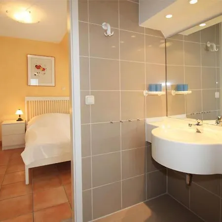 Appartementhaus Strandstrasse 32 דירה Ostseebad Kühlungsborn
