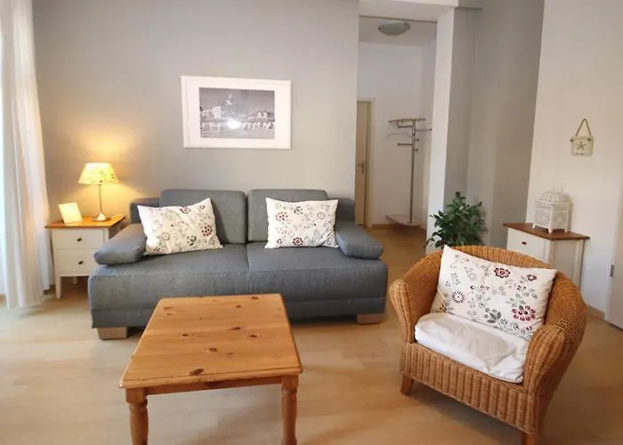 Apartment Appartementhaus Strandstrasse 32 Kuehlungsborn
